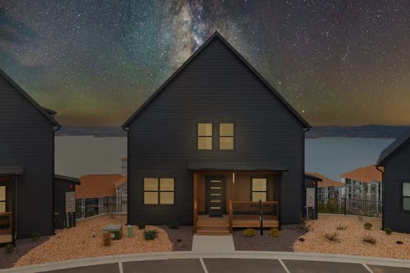 Lakefront Luxury 9BR Retreat—Pools & Hot Tub