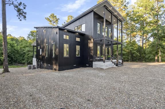 Modern Luxury Cabin - Private Fire Pit & Hot Tub - Image 1