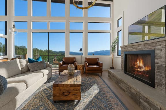 Secluded Cabin Getaway: Private Pool, Gym & Views - Image 1