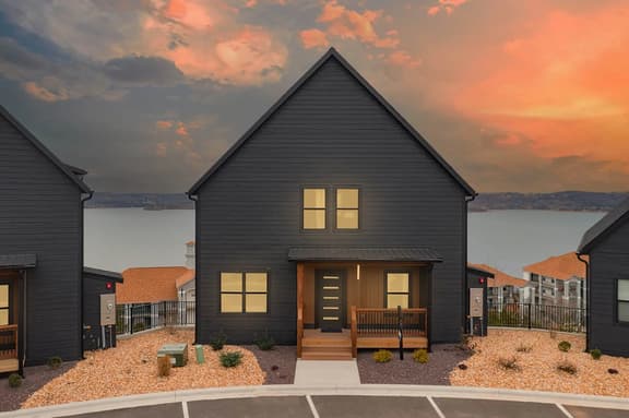 Sleeps 24 Lakefront - Arcades - 2Pools - Hot Tub