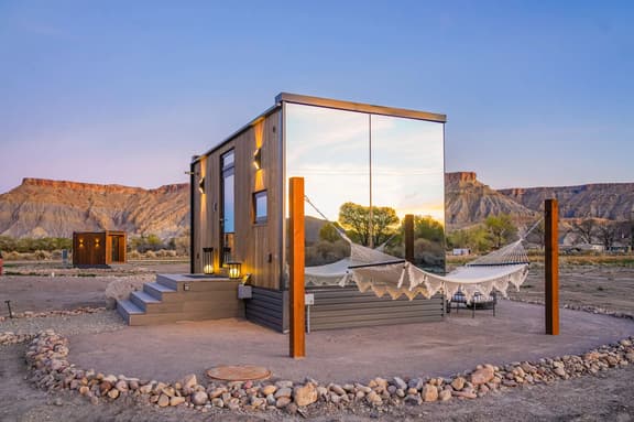 Upscale Desert Stay Near Capitol Reef - Image 1