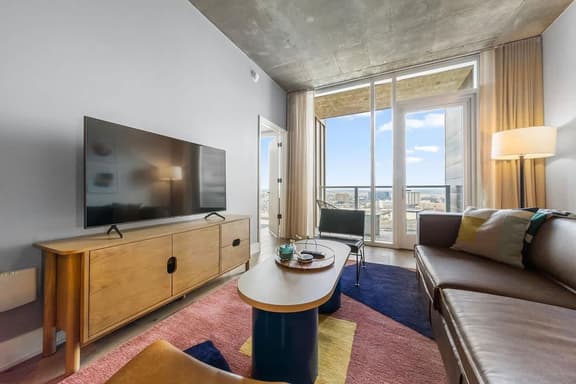 Luxury Rainey High-Rise | Rooftop Pool & Gym