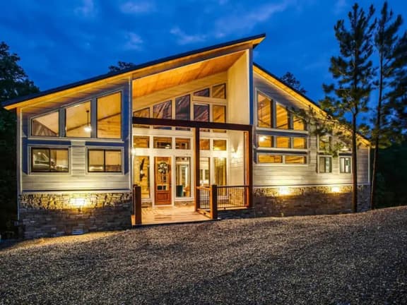 Broken Bow Getaway: Hot Tub, Fire Pit & Games! - Image 1