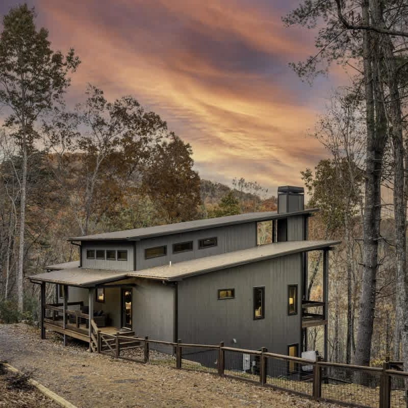Modern Rustic Cabin | Sweeping Views & Hot Tub