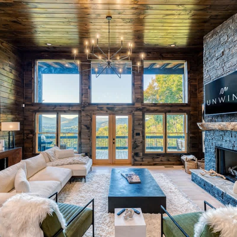 Pinnacle Place – Modern 4BR w/ Hot Tub & Views