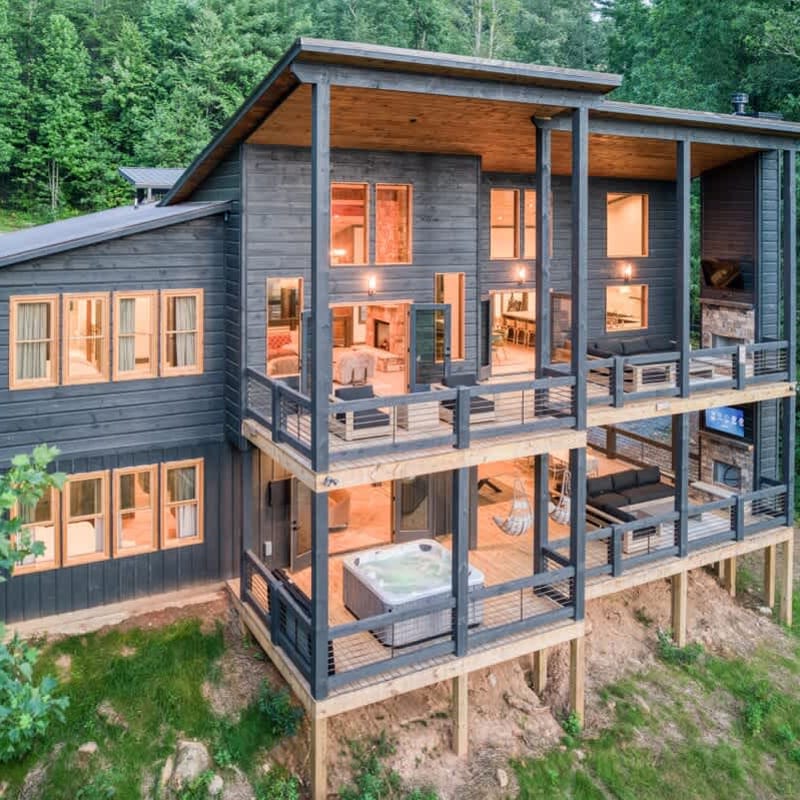 Modern Blue Ridge Cabin • Hot Tub & Ping Pong