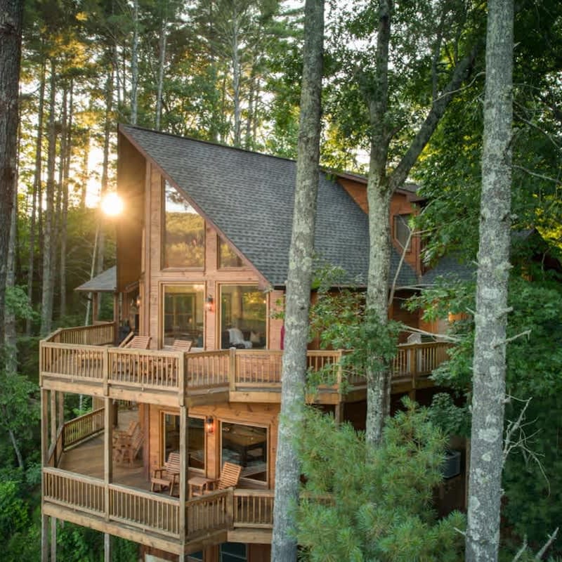 4BR Pineview | Hot Tub & Scenic Views | Arcade