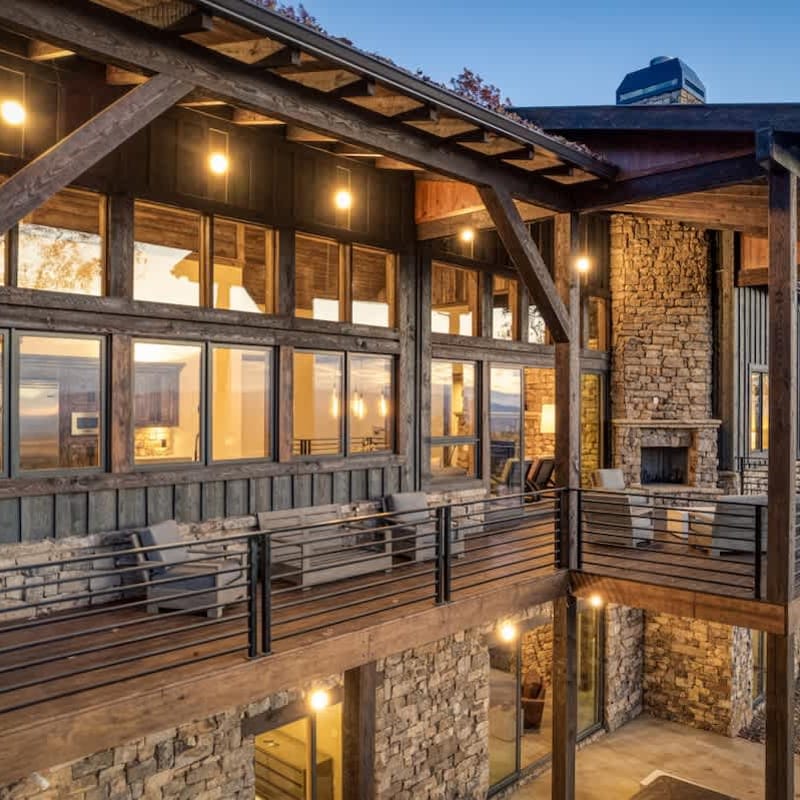 4 Bedroom Mountain Cabin w/ Hot Tub & Pool Table