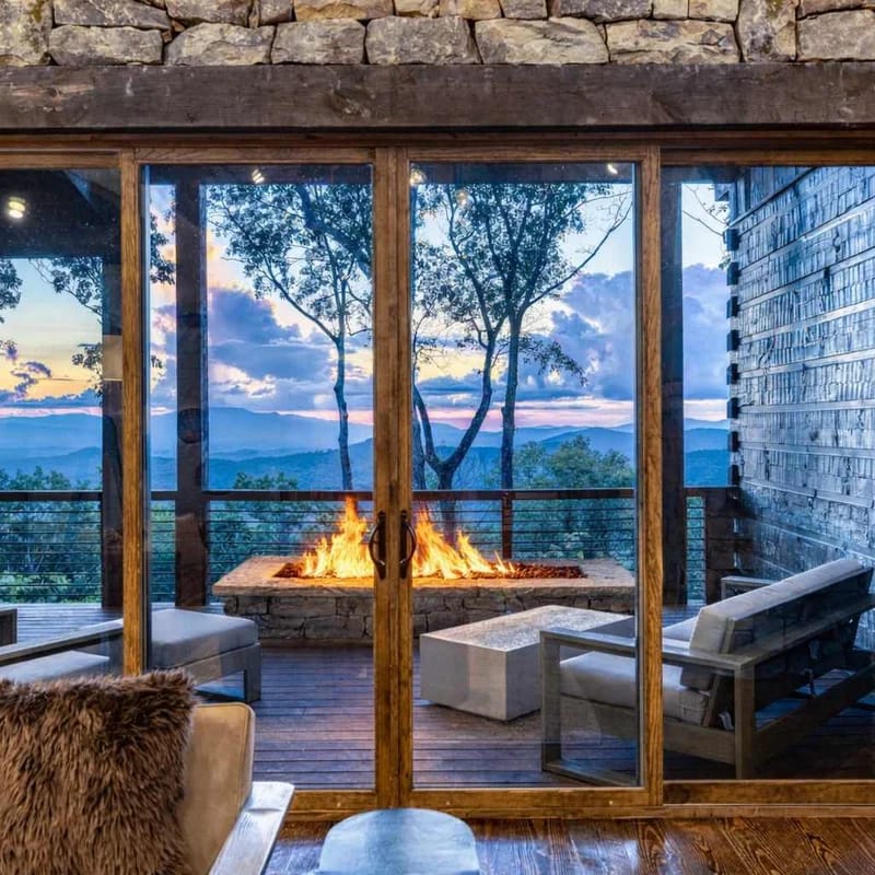 Luxury Cabin w/ Views, Hot Tub & Firepit