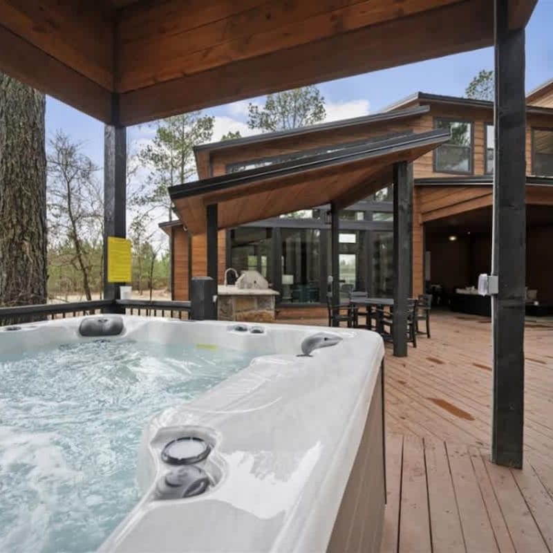 Spacious Broken Bow Cabin w/ Hot Tub & Game Room