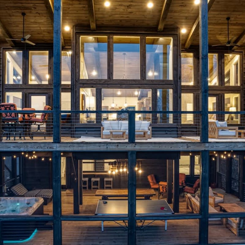 Luxury Mountaintop Cabin · Hot Tub & Ping Pong