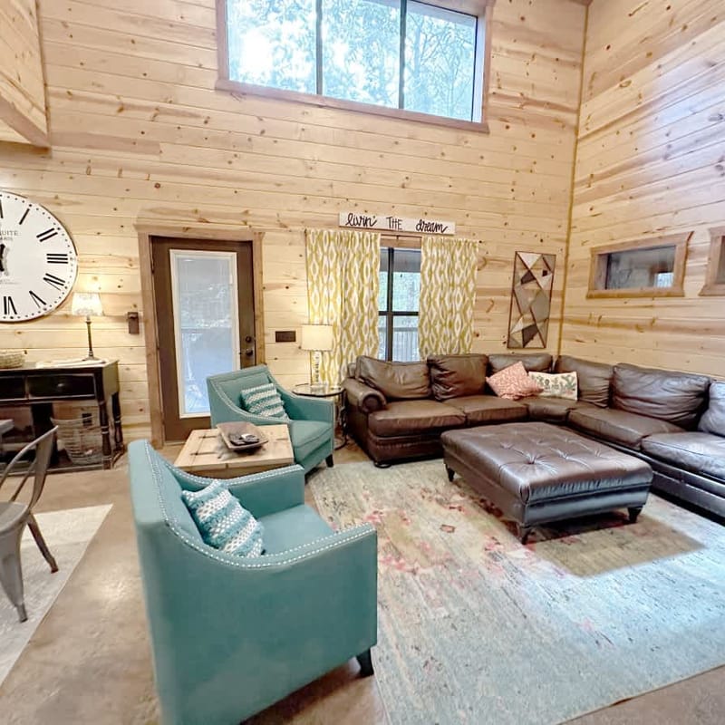 Luxury Rustic Cabin • Hot Tub & Spa • Fire Pit