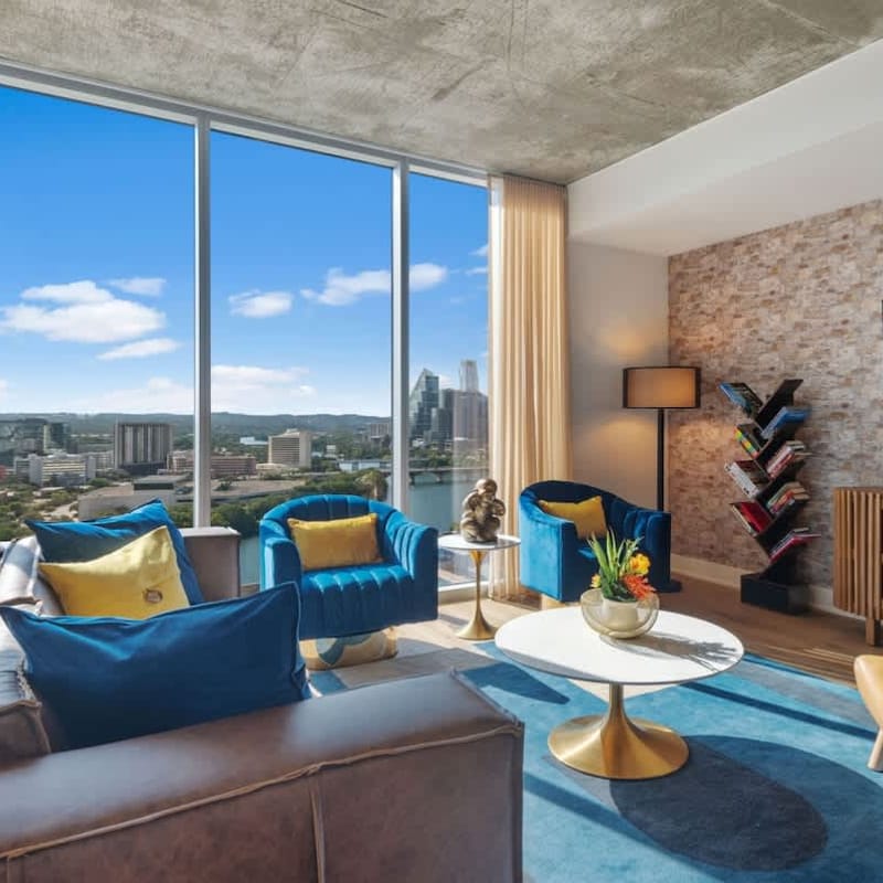 Sky-High Condo | Rainey Street, Rooftop Pool & Gym