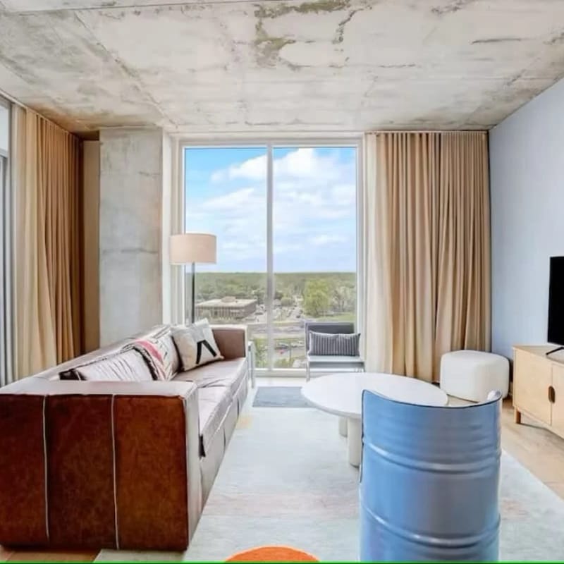 Luxury Rainey Condo • Pool & Gym • Walk to Bars